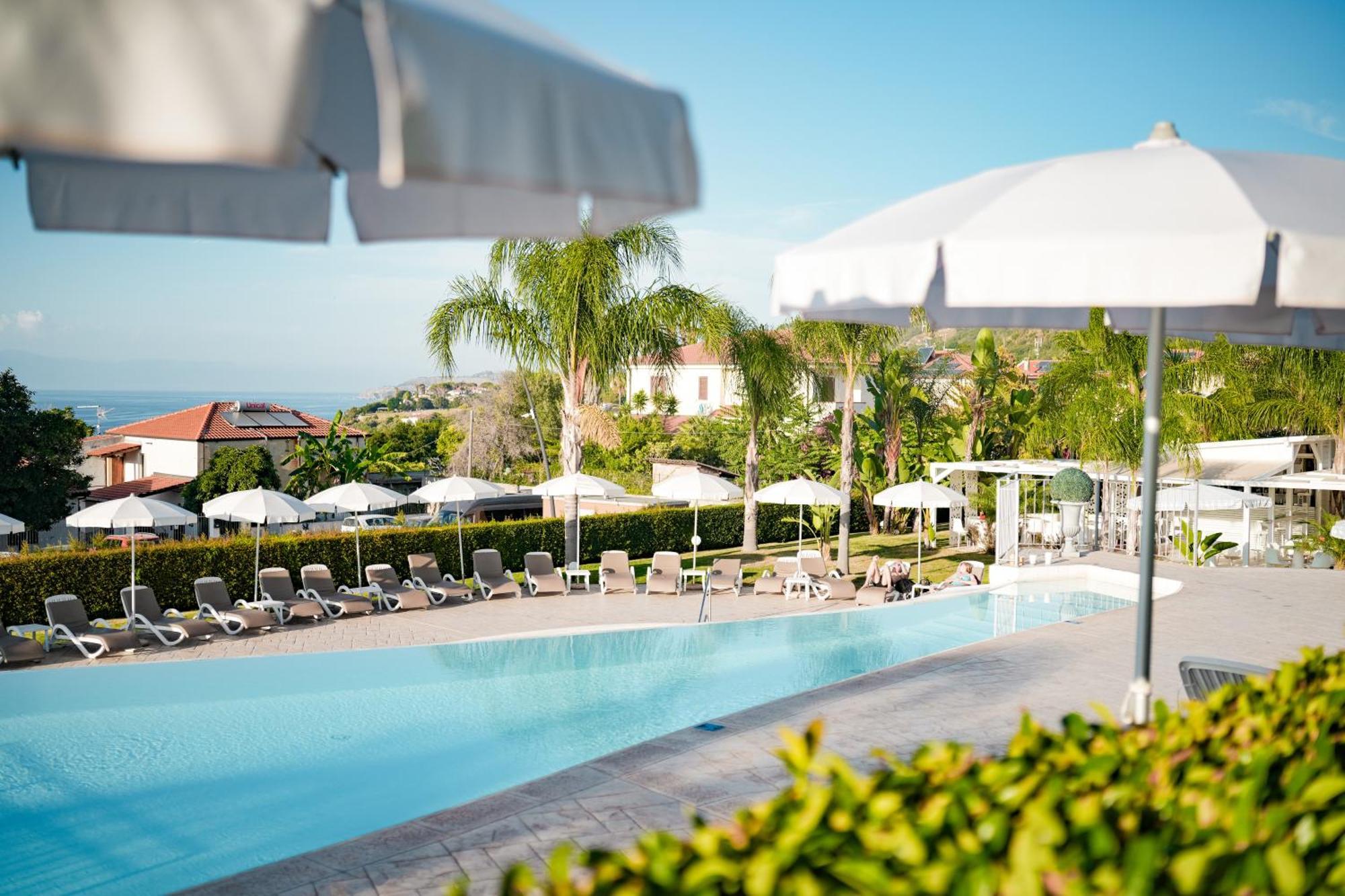 Sentido Michelizia Tropea Resort Esterno foto