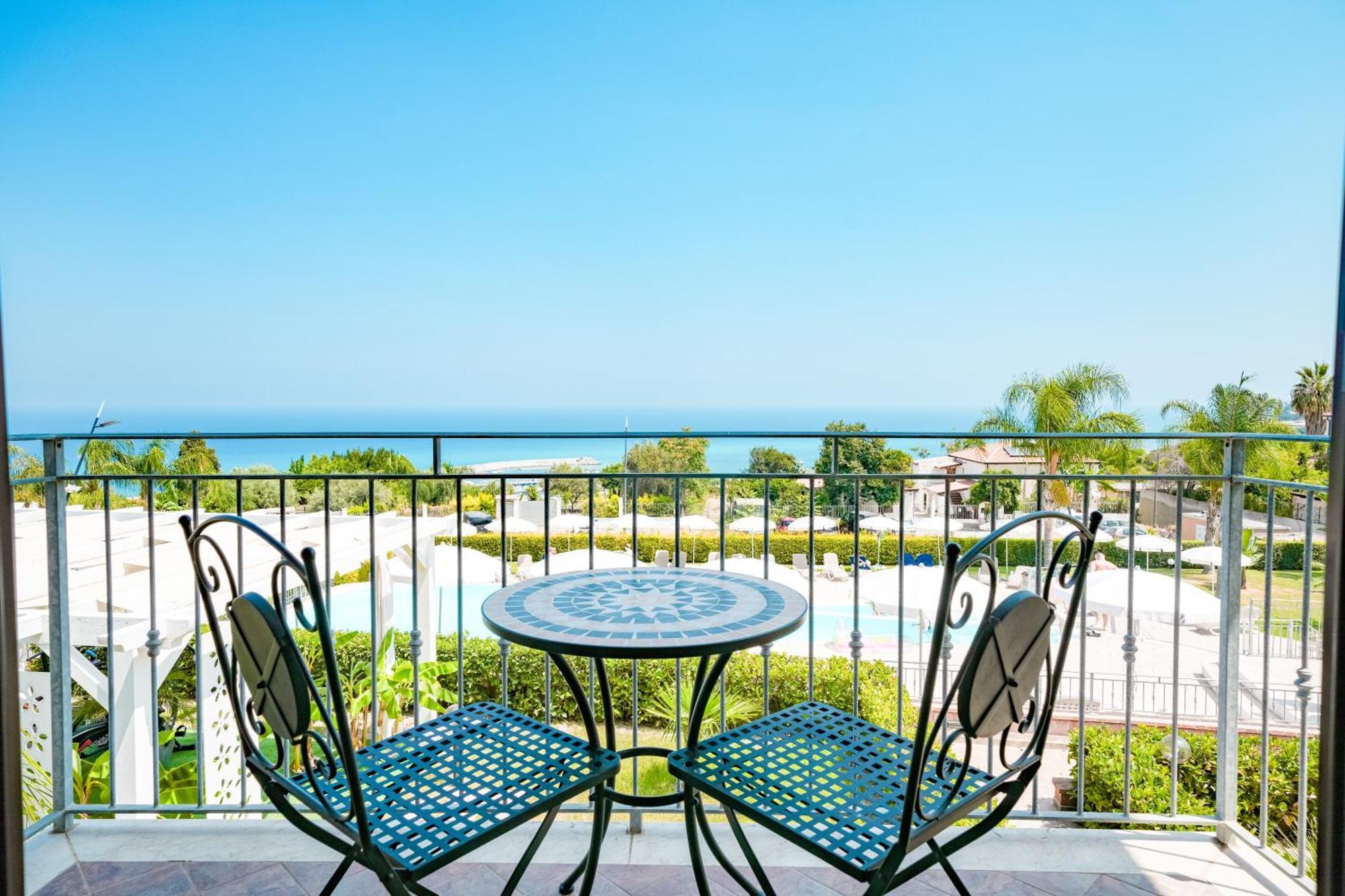 Sentido Michelizia Tropea Resort Esterno foto